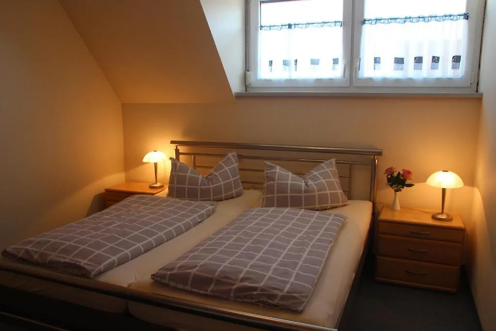 Hotel Schwarzer Adler à Schwaighausen Maison d'hôtes